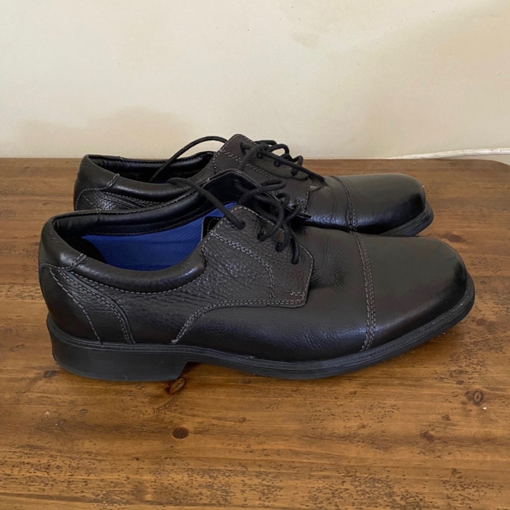 Florsheim Men's Freedom Cap Oxford Leather Shoes. size 10.5